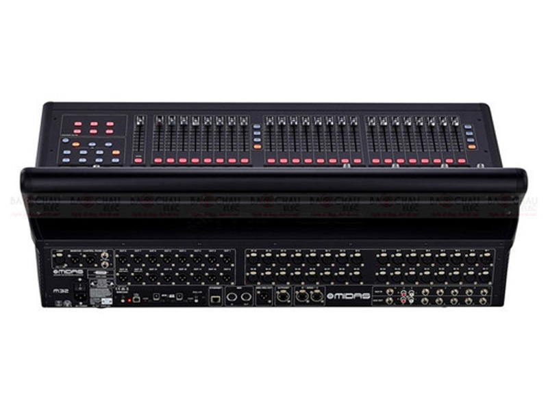 B&agrave;n mixer Midas M32 Live