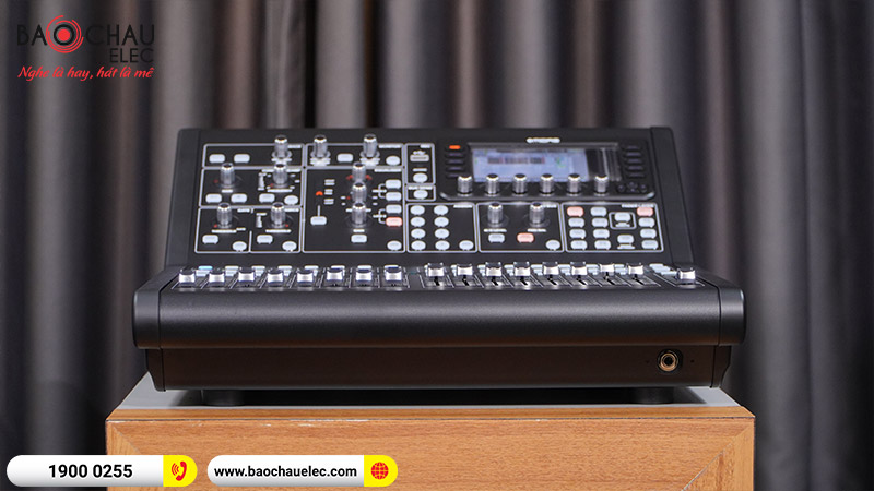 B&agrave;n mixer Midas M32R Live