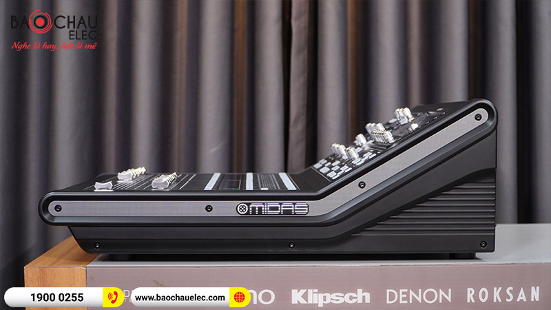 B&agrave;n mixer Midas M32R Live