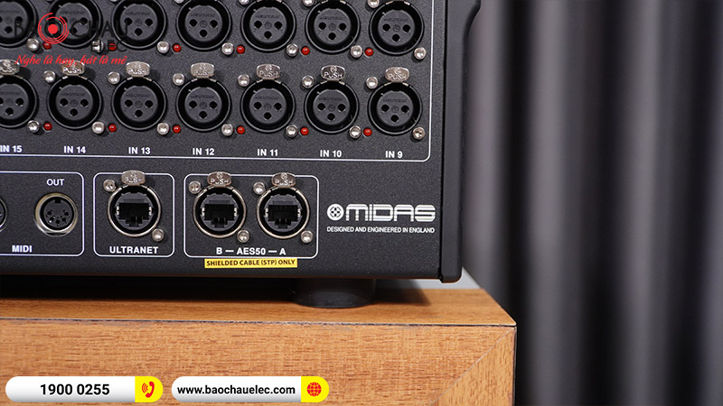 B&agrave;n mixer Midas M32R Live
