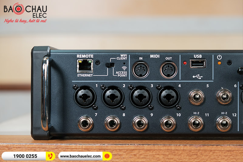 Mixer Behringer XR12