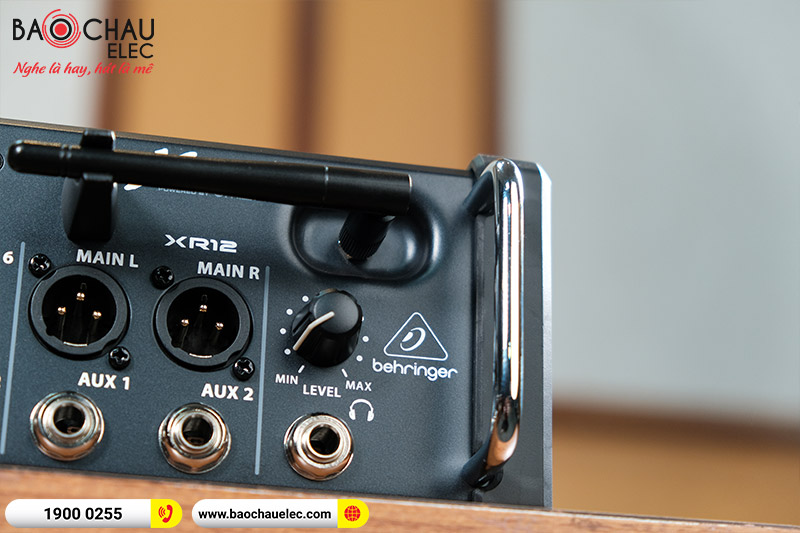 Mixer Behringer XR12