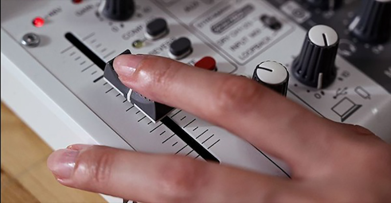 Bàn Mixer Yamaha AG03MK2