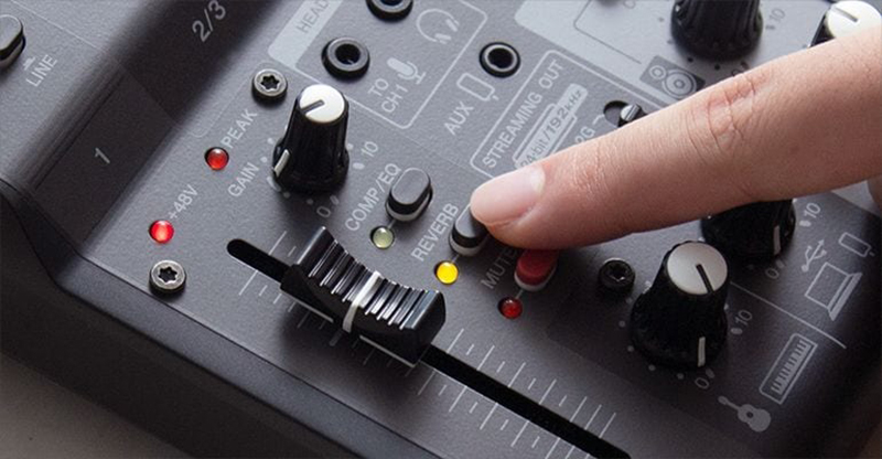 Bàn Mixer Yamaha AG03MK2
