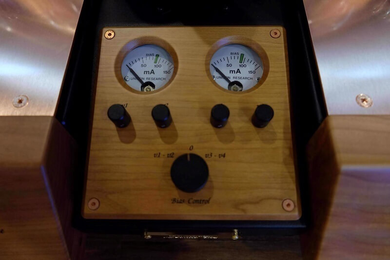 Amply đ&egrave;n Unison Research Absolute 845