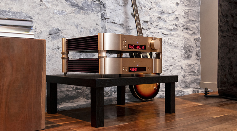 Amply Moon 600i v2 40th Anniversary