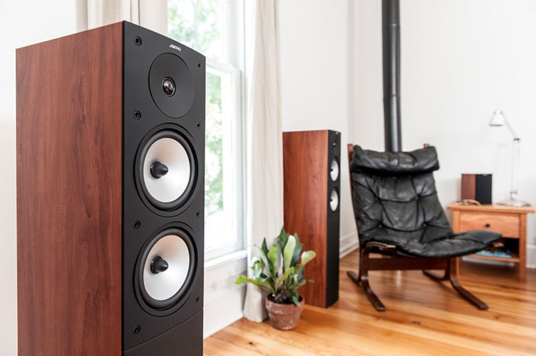 Loa nghe nhạc Jamo S626 sử dụng phù hợp cho những phòng giải trí rộng khoảng 20m2