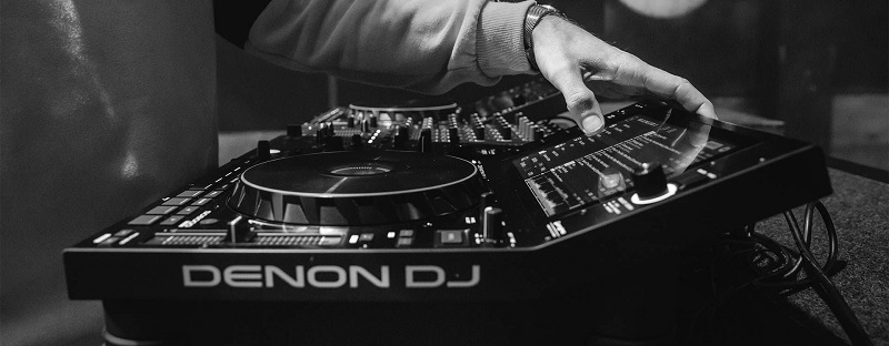 Bàn DJ Denon DJ SC6000 Prime