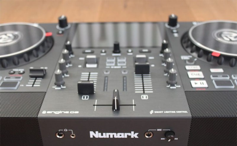 B&agrave;n DJ Numark Mixstream Pro 