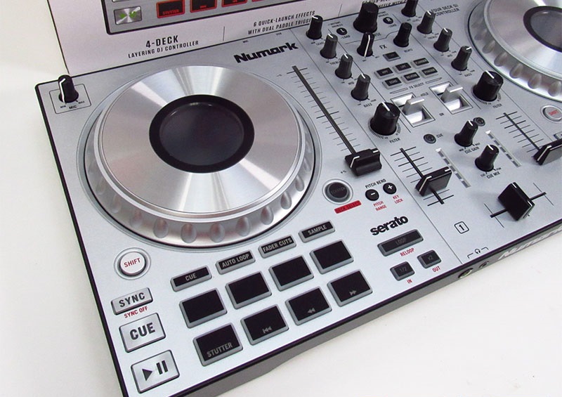 B&agrave;n DJ Numark Mixtrack Platinum FX Silver 