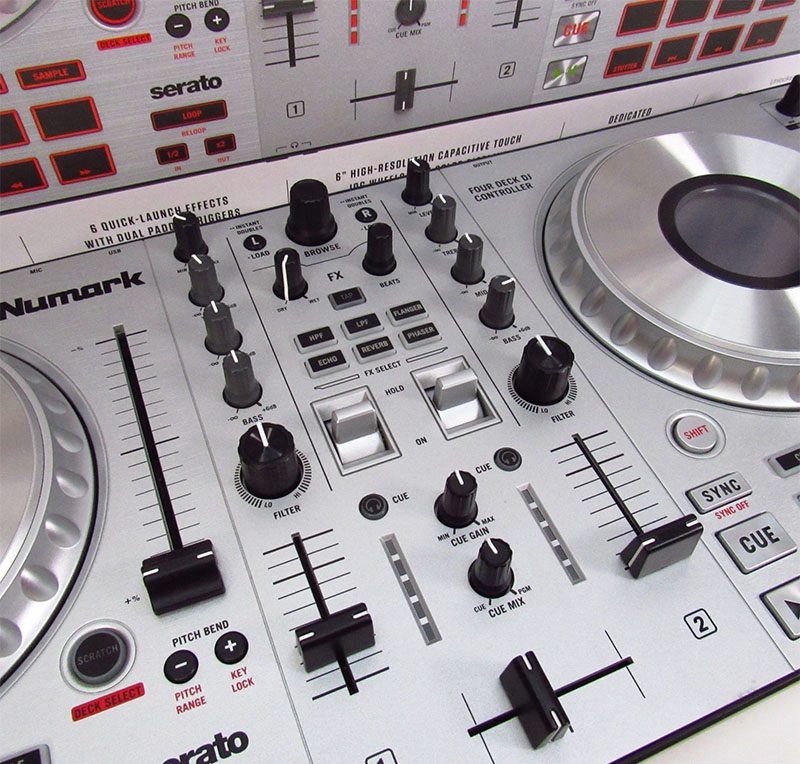 B&agrave;n DJ Numark Mixtrack Platinum FX Silver 