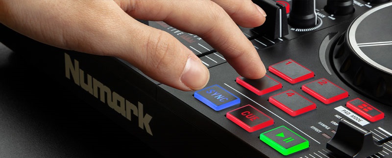 B&agrave;n DJ Numark Party Mix 2