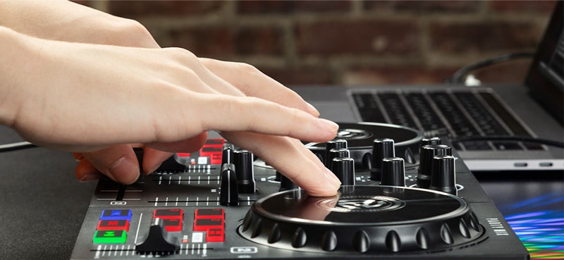 B&agrave;n DJ Numark Party Mix 2