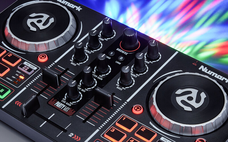 B&agrave;n DJ Numark Party Mix