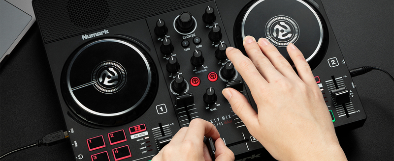 B&agrave;n DJ Numark Party Mix Live