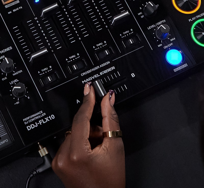 B&agrave;n DJ Pioneer DDJ-FLX10