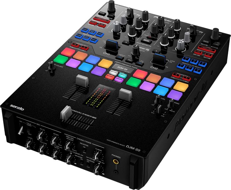 B&agrave;n DJ Controller l&agrave; g&igrave;? Điểm kh&aacute;c biệt giữa DJ Controller v&agrave; b&agrave;n DJ chuy&ecirc;n nghiệp