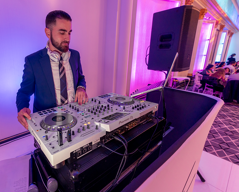 B&agrave;n DJ Pioneer XDJ-XZ-W
