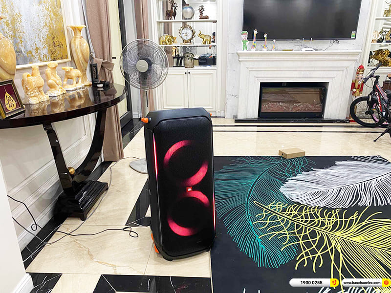 B&agrave;n giao Loa JBL Partybox 710 v&agrave; Micro BKSound A3 Pro New gần 21tr cho chị Huệ ở Hải Ph&ograve;ng