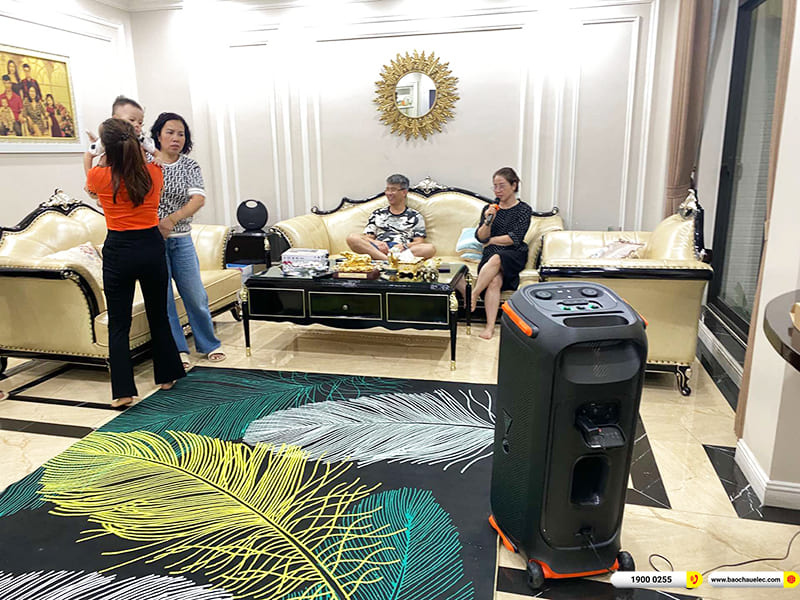 B&agrave;n giao Loa JBL Partybox 710 v&agrave; Micro BKSound A3 Pro New gần 21tr cho chị Huệ ở Hải Ph&ograve;ng