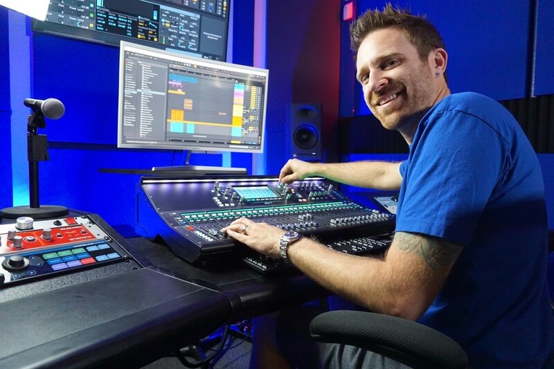 B&agrave;n Mixer Allen & Heath SQ7