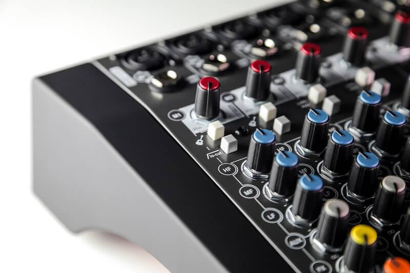 B&agrave;n mixer Allen & Heath ZEDi-10FX