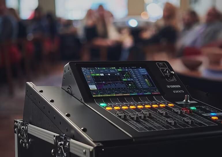 Bàn mixer Yamaha DM3 Standard