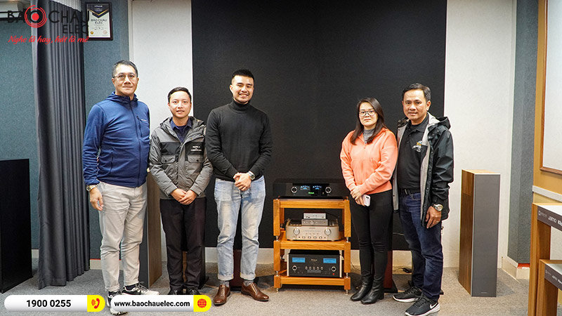 Chuyến gh&eacute; thăm của ng&agrave;i Mr.Winky đại diện h&atilde;ng McInTosh v&agrave; đại diện Đ&ocirc;ng Th&agrave;nh H&ograve;a Ph&uacute;c tới showroom Bảo Ch&acirc;u Elec