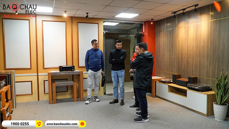 Chuyến gh&eacute; thăm của ng&agrave;i Mr.Winky đại diện h&atilde;ng McInTosh v&agrave; đại diện Đ&ocirc;ng Th&agrave;nh H&ograve;a Ph&uacute;c tới showroom Bảo Ch&acirc;u Elec