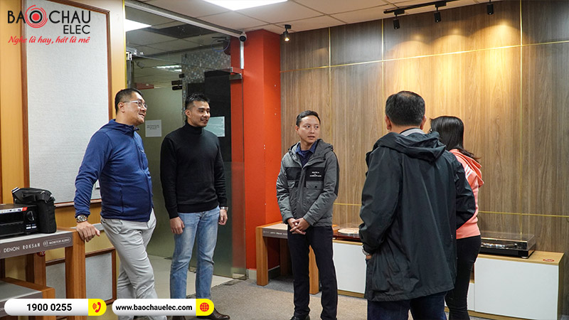 Chuyến gh&eacute; thăm của ng&agrave;i Mr.Winky đại diện h&atilde;ng McInTosh v&agrave; đại diện Đ&ocirc;ng Th&agrave;nh H&ograve;a Ph&uacute;c tới showroom Bảo Ch&acirc;u Elec