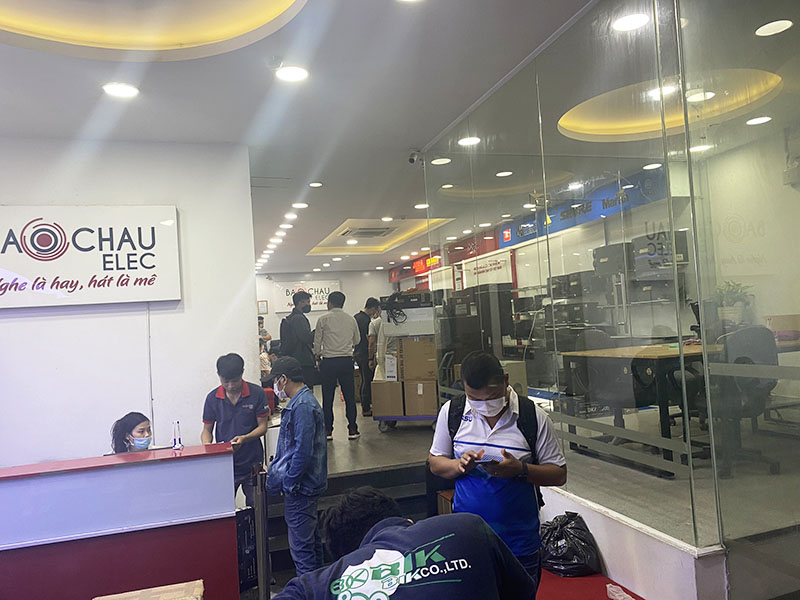 không khí mua sắm Tết 2023 Bảo Châu Elec