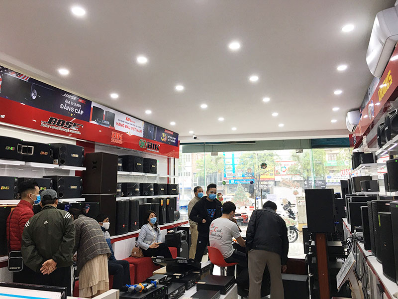 không khí mua sắm Tết 2023 Bảo Châu Elec