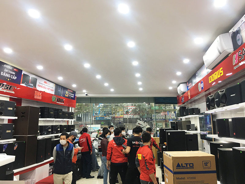 không khí mua sắm Tết 2023 Bảo Châu Elec