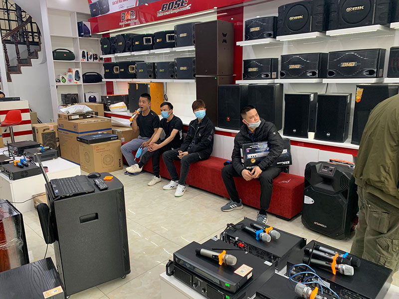 không khí mua sắm Tết 2023 Bảo Châu Elec