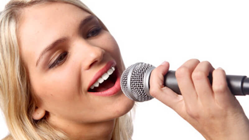 Những cách luyện giọng hát trầm ấm làm mọi người mê mẩn trước khi hát karaoke 