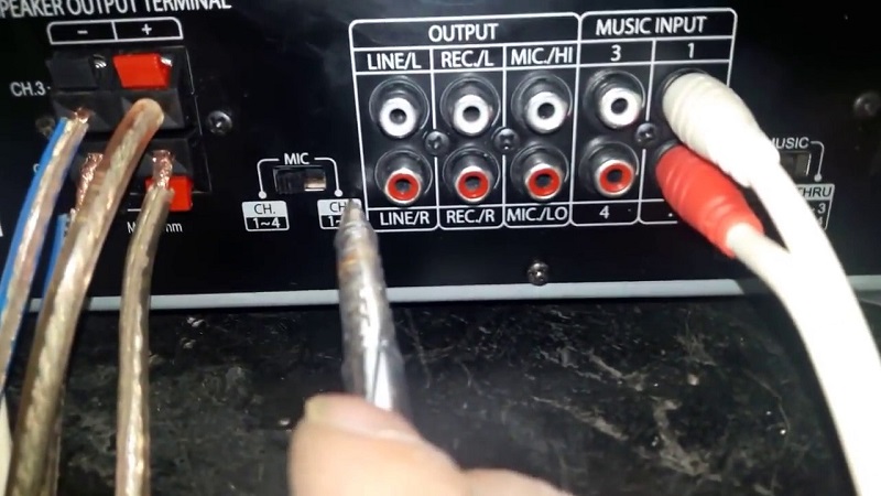 Cổng Phono là gì? Cách dùng cổng Phono trên Amply chi tiết