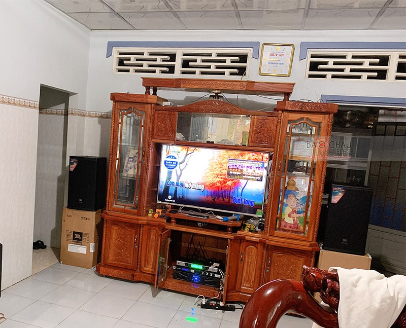 Dàn karaoke JBL của gia đình anh Long ở Bến Tre h2