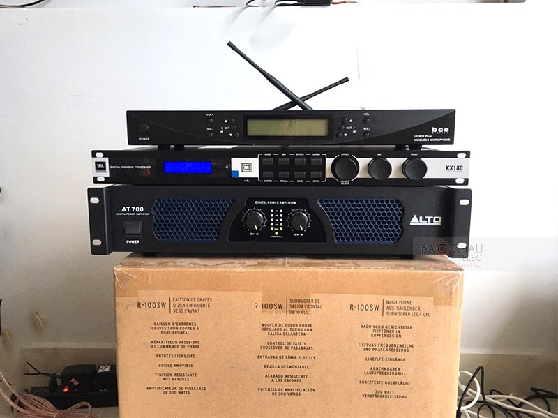 Combo đẩy Alto AT700, vang JBL KX180 và micro BCE UGX12 Plus