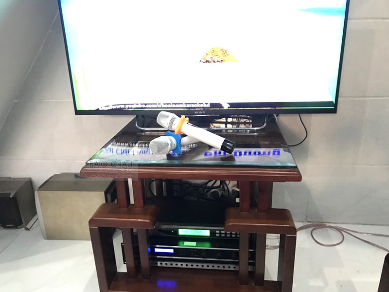 Combo đẩy liền vang 3500 và micro BCE