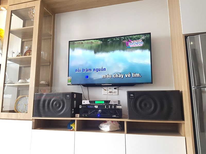 dàn karaoke JBL gia đình chị Út ở Quận 7 h4