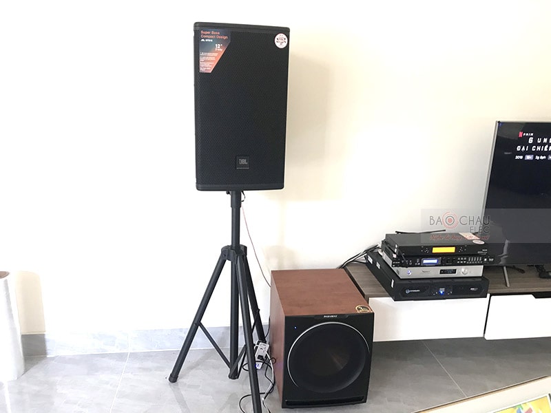 Dàn karaoke JBL cao cấp của gia đình anh Phong ở Quận 9 h1