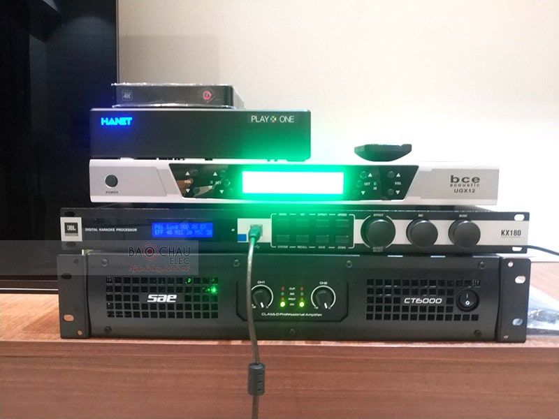 Combo đẩy SAE, vang JBL và micro BCE
