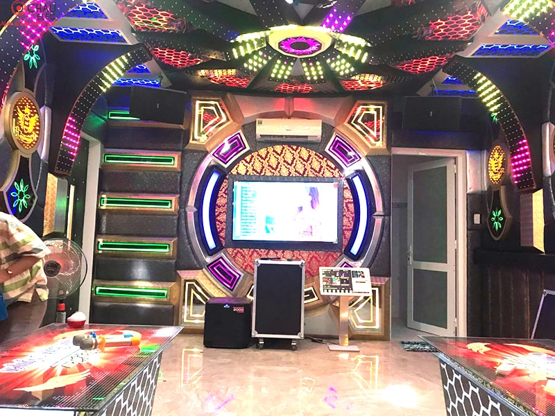 Quán karaoke mở cửa trở lại và nỗi lo sửa chữa nâng cấp phòng hát để đón khách