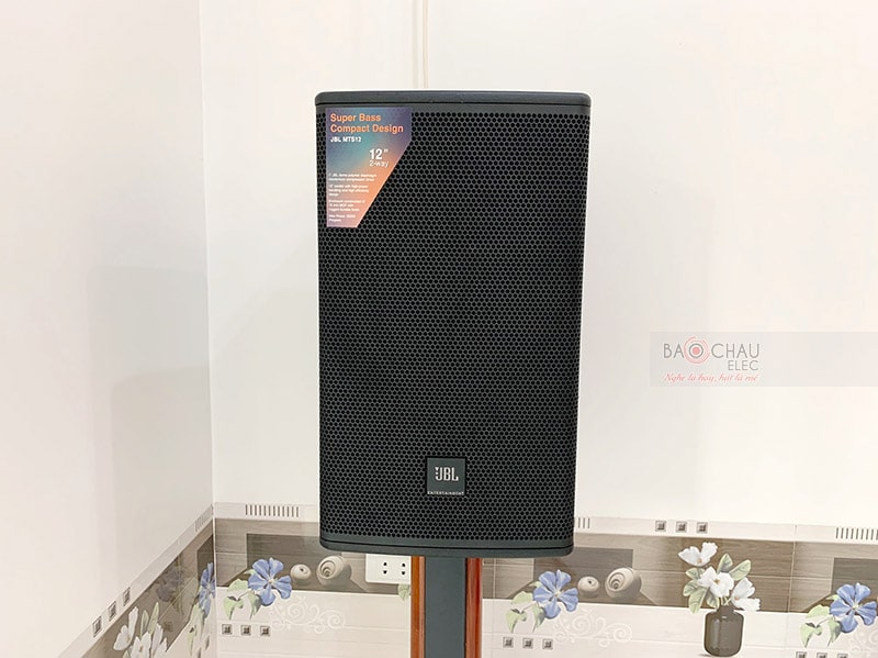 Dàn karaoke JBL cao cấp của gia đình anh Sáng ở Hậu Giang h1