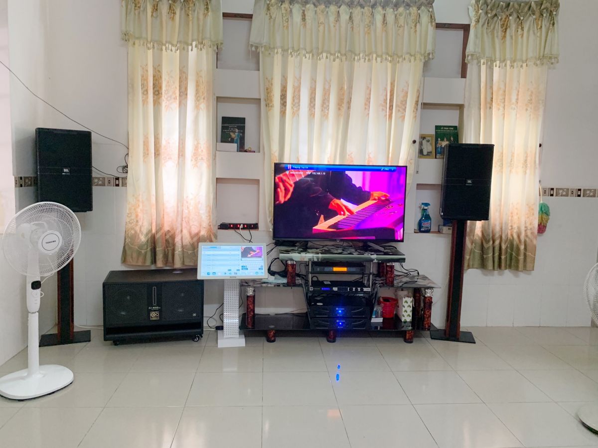 Dàn karaoke JBL VIP của gia đình anh Đăng ở Phong Điền h6