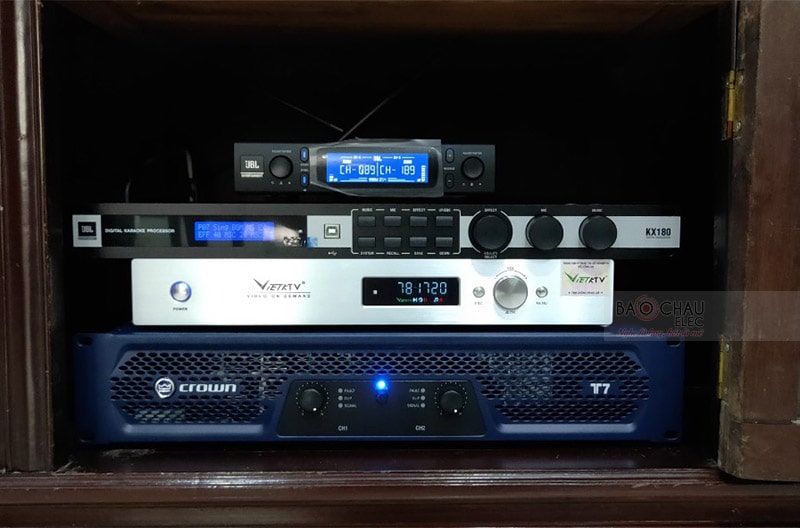 Combo đẩy Crown, Vang JBL, đầu việt ktv lắp đặt cho gia đ&igrave;nh anh Nh&agrave;n
