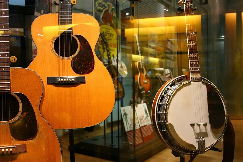 Nhạc đồng qu&ecirc; l&agrave; g&igrave;? Đặc điểm của country music
