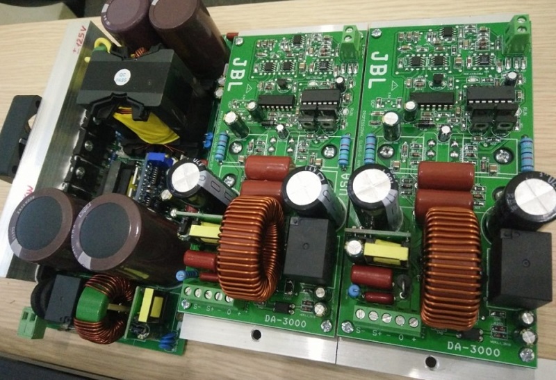 Mạch Class D l&agrave; g&igrave;? Ưu điểm của cục đẩy c&ocirc;ng suất class D?