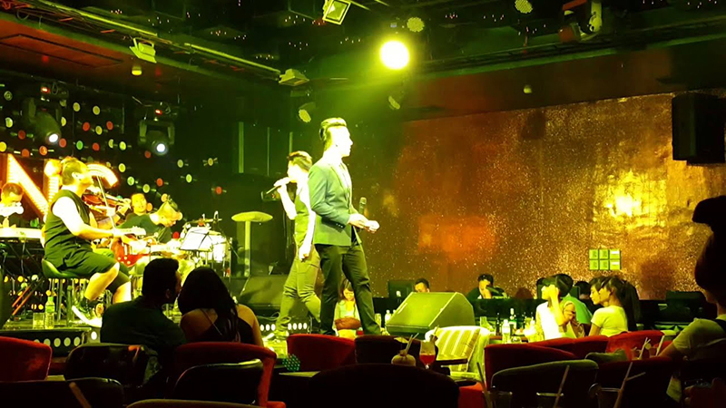 Dàn âm thanh quán cafe phòng trà Swing Lounge Hà nội gồm những thiết bị gì?