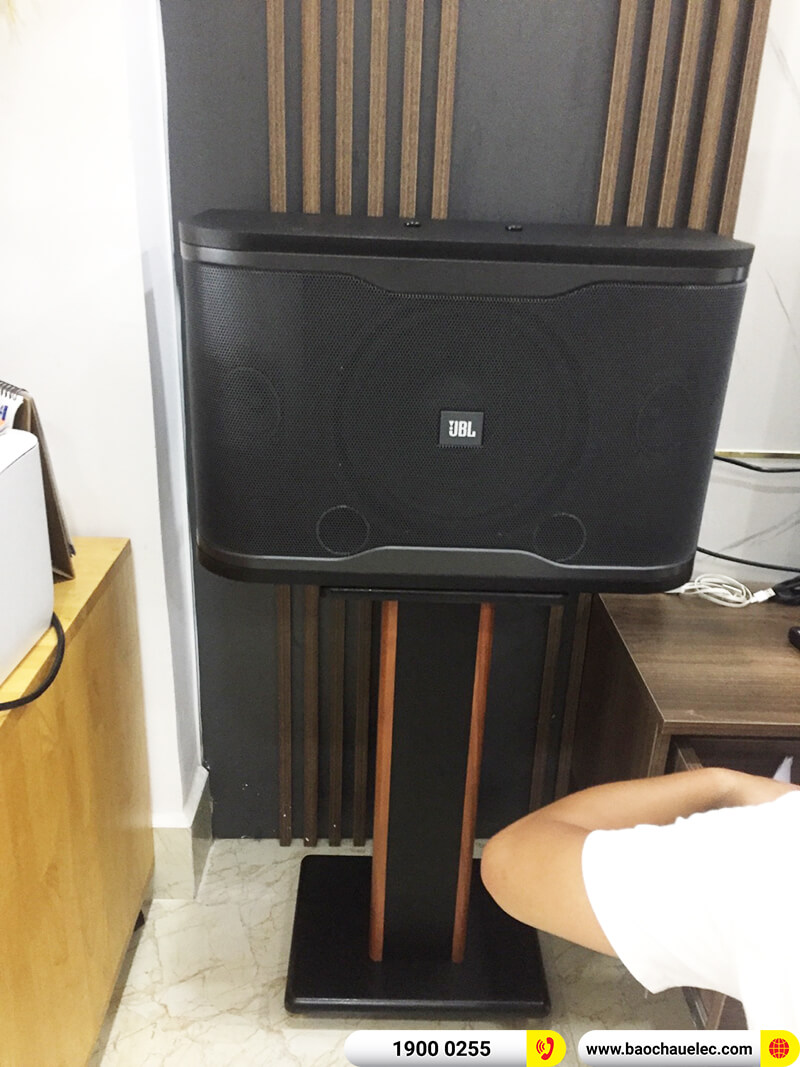 Lắp đặt dàn karaoke trị giá hơn 20 triệu đồng cho anh Cẩm ở TPHCM (JBL RM210, BKSound DSP 9000 Plus, BIK BJ-U100)